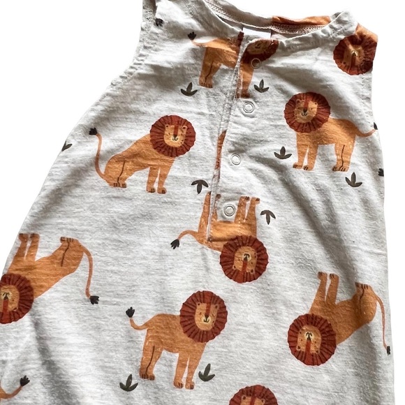 Old Navy lion print jumper 6-12 months - Picture 2 of 5